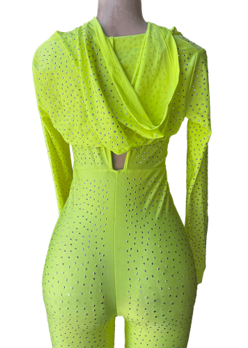 Vista detallada de la decoración de espalda del jumpsuit. Dos de dos.